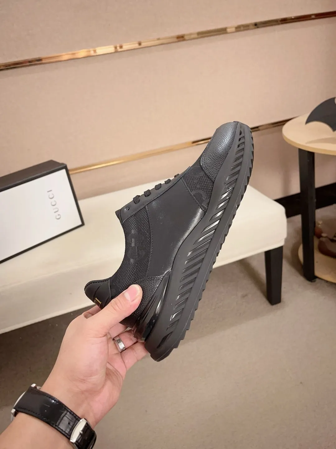 Men's men's shoes💰 462💰🇮🇹🇮🇹GUCCI🔍🔍new models are on sale at the same time at the counter. The uppers🇮🇹 are made of top-grain cowhide imported from Italy. Fully imported genuine leather lining 💪💪, completely 1⃣️ to 1⃣️ replica 🇮🇹💪💪, ⚠ sole: original sole provided by the original factory, exclusive movable molded sole super comfortable, ⚠ original factory follow-up, 🔍🔍 high quality, you can go in and out of the counter at will, welcome to compare⚠. Code number:38-44